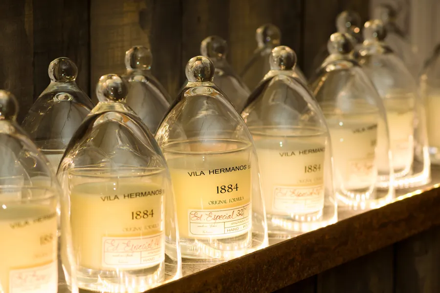 Large Anonima Crystal Bell Jar, Vila Hermanos